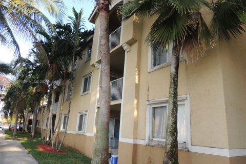 Condominio en alquiler en Davie, Florida, 1 dormitorio, 76.46 m2 № 2153858 - foto 4