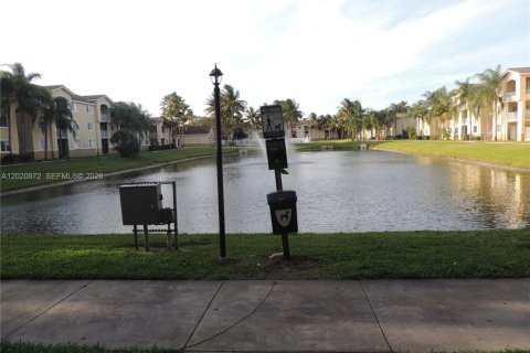 Condominio en Davie, Florida, 1 dormitorio  № 2153858