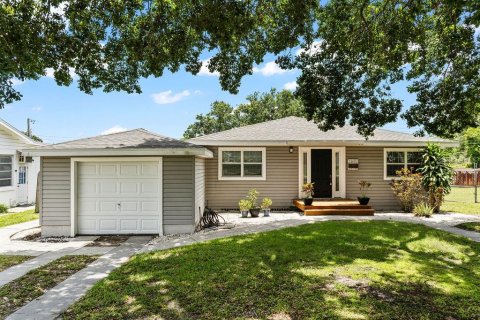 House in Lakeland, Florida 3 bedrooms, 98.2 sq.m. № 1780349 - photo 1