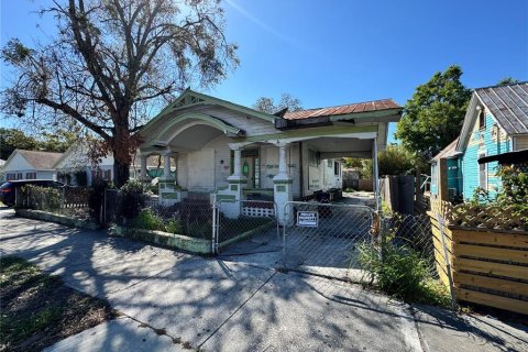 House in Tampa, Florida 3 bedrooms, 125.42 sq.m. № 1574593 - photo 2