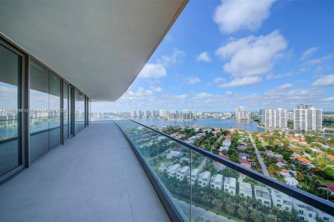 Condominio en venta en Sunny Isles Beach, Florida, 2 dormitorios, 107.86 m2 № 1973054 - foto 21