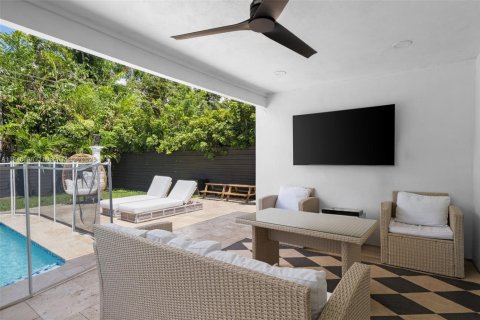 House in Aventura, Florida 5 bedrooms, 263.56 sq.m. № 1936130 - photo 4