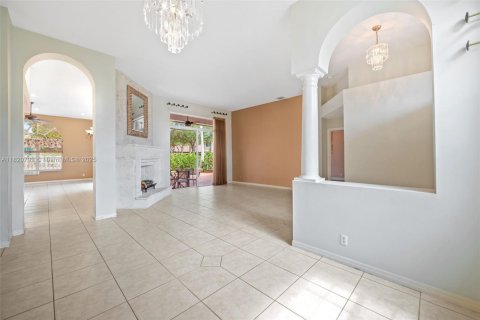 House in Pembroke Pines, Florida 4 bedrooms, 231.88 sq.m. № 1819803 - photo 7