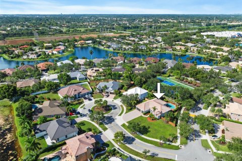 House in Pembroke Pines, Florida 4 bedrooms, 231.88 sq.m. № 1819803 - photo 5