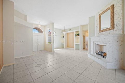 House in Pembroke Pines, Florida 4 bedrooms, 231.88 sq.m. № 1819803 - photo 8