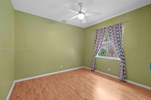 House in Pembroke Pines, Florida 4 bedrooms, 231.88 sq.m. № 1819803 - photo 22