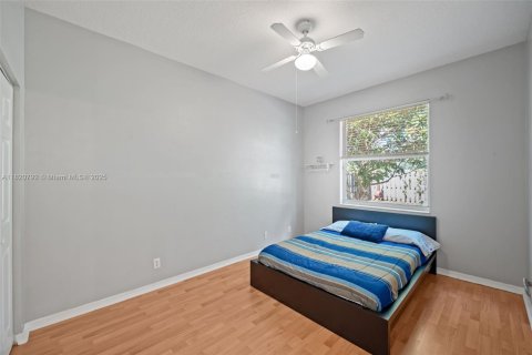 House in Pembroke Pines, Florida 4 bedrooms, 231.88 sq.m. № 1819803 - photo 25