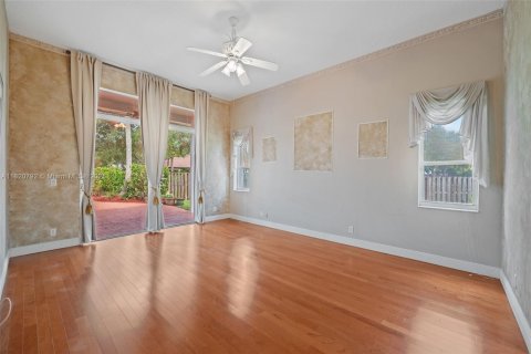 House in Pembroke Pines, Florida 4 bedrooms, 231.88 sq.m. № 1819803 - photo 9