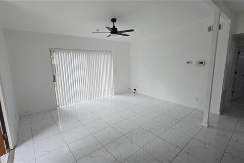 Villa ou maison à vendre à Saint Petersburg, Floride: 3 chambres, 123 m2 № 2416783 - photo 8