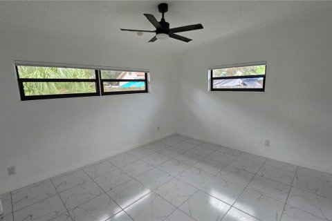 Villa ou maison à vendre à Saint Petersburg, Floride: 3 chambres, 123 m2 № 2416783 - photo 11