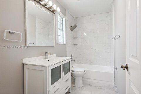 Villa ou maison à louer à Boca Raton, Floride: 3 chambres, 158.77 m2 № 2046425 - photo 18