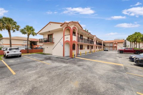 Appartement à louer à Hialeah, Floride: 2 chambres, 74.32 m2 № 1956682 - photo 14