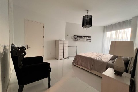 Copropriété à louer à Sunny Isles Beach, Floride: 2 chambres, 135.92 m2 № 2024003 - photo 17