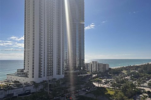 Condo à Sunny Isles Beach, Floride, 2 chambres  № 2024003
