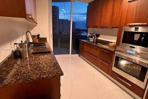 Copropriété à louer à Sunny Isles Beach, Floride: 2 chambres, 135.92 m2 № 2024003 - photo 13