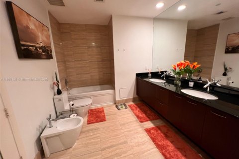 Copropriété à louer à Sunny Isles Beach, Floride: 2 chambres, 135.92 m2 № 2024003 - photo 22