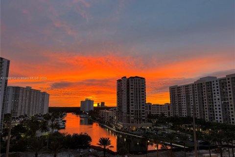 Copropriété à louer à Sunny Isles Beach, Floride: 2 chambres, 135.92 m2 № 2024003 - photo 14