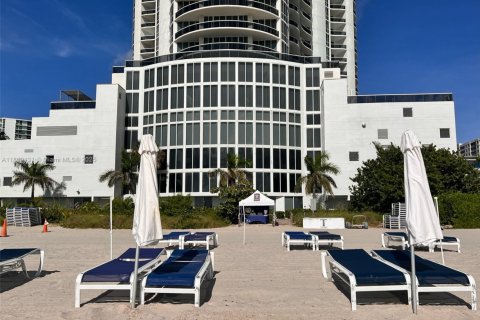 Copropriété à louer à Sunny Isles Beach, Floride: 2 chambres, 135.92 m2 № 2024003 - photo 28
