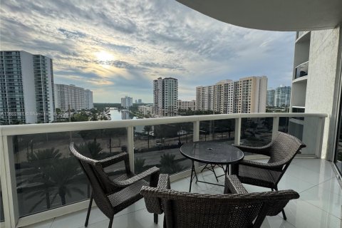 Copropriété à louer à Sunny Isles Beach, Floride: 2 chambres, 135.92 m2 № 2024003 - photo 26