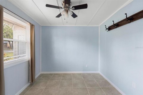 House in Eustis, Florida 3 bedrooms, 115.94 sq.m. № 1617877 - photo 15