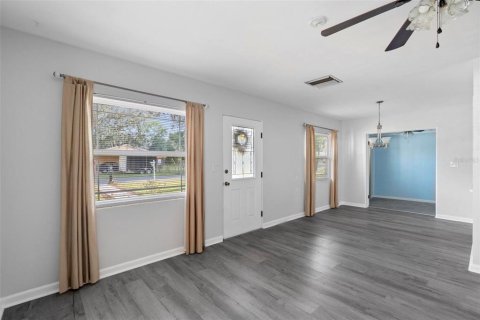 House in Eustis, Florida 3 bedrooms, 115.94 sq.m. № 1617877 - photo 11