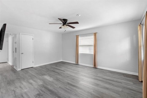 House in Eustis, Florida 3 bedrooms, 115.94 sq.m. № 1617877 - photo 12