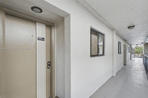 Copropriété à vendre à Miami, Floride: 1 chambre, 65.5 m2 № 2004093 - photo 5