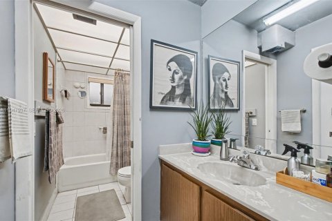 Copropriété à vendre à Miami, Floride: 1 chambre, 65.5 m2 № 2004093 - photo 17