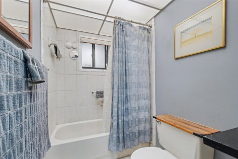 Copropriété à vendre à Miami, Floride: 1 chambre, 65.5 m2 № 2004093 - photo 18