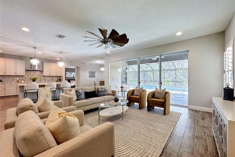 Casa en venta en Riverview, Florida, 5 dormitorios, 460.42 m2 № 2166797 - foto 2
