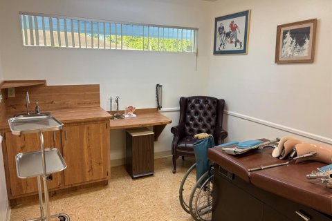 Commercial property in St. Lucie, Florida № 2081982 - photo 18