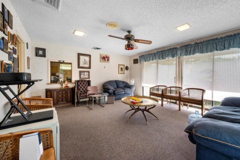 Commercial property in St. Lucie, Florida № 2081982 - photo 9