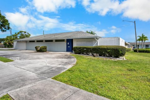 Commercial property in St. Lucie, Florida № 2081982 - photo 29