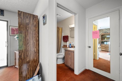 Commercial property in St. Lucie, Florida № 2081982 - photo 26