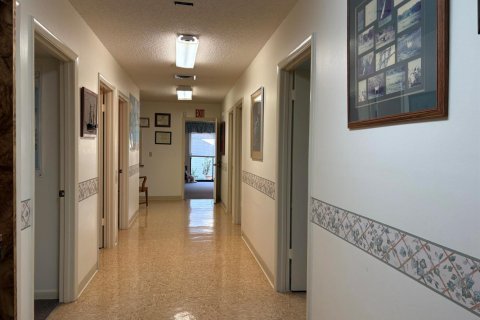 Commercial property in St. Lucie, Florida № 2081982 - photo 13