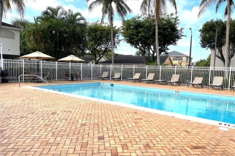 Villa ou maison à louer à Doral, Floride: 3 chambres, 152.45 m2 № 1898156 - photo 30