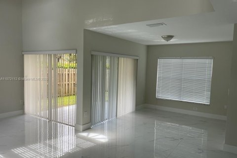 Villa ou maison à louer à Doral, Floride: 3 chambres, 152.45 m2 № 1898156 - photo 9