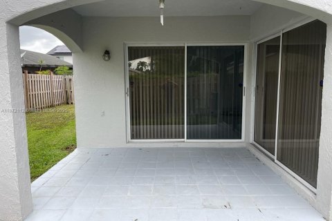 Villa ou maison à louer à Doral, Floride: 3 chambres, 152.45 m2 № 1898156 - photo 23