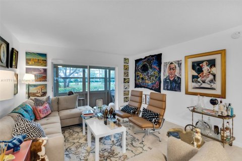 Condo in Hollywood, Florida, 1 bedroom  № 1867866 - photo 7