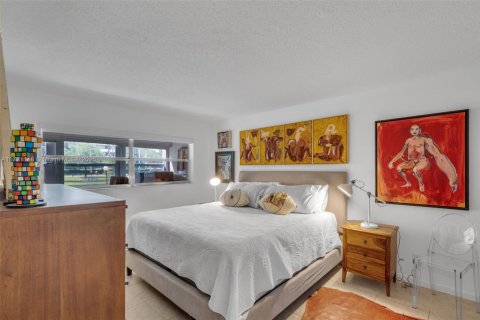 Condo in Hollywood, Florida, 1 bedroom  № 1867866 - photo 12