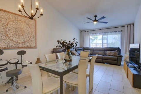 Adosado en alquiler en Orlando, Florida, 1 dormitorio, 65.31 m2 № 2232467 - foto 7