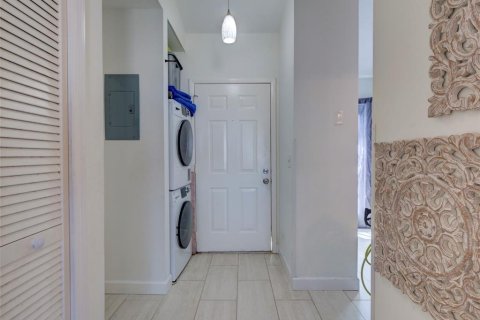 Adosado en alquiler en Orlando, Florida, 1 dormitorio, 65.31 m2 № 2232467 - foto 3