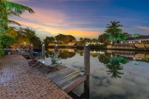 Casa en venta en Coral Gables, Florida, 5 dormitorios, 320.61 m2 № 2009749 - foto 2