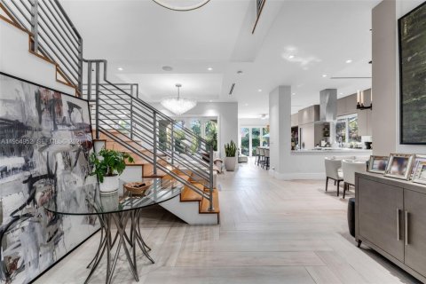 Casa en venta en Coral Gables, Florida, 5 dormitorios, 320.61 m2 № 2009749 - foto 9