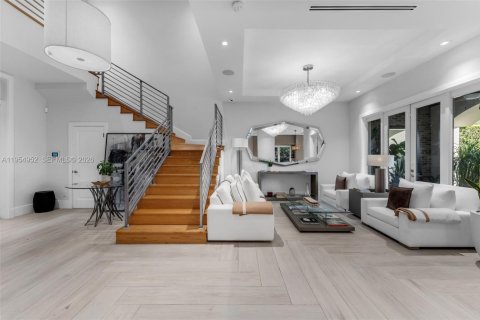 Casa en venta en Coral Gables, Florida, 5 dormitorios, 320.61 m2 № 2009749 - foto 19