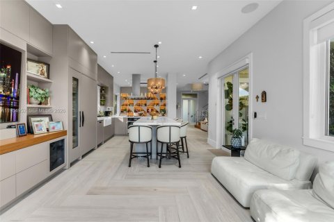 Casa en venta en Coral Gables, Florida, 5 dormitorios, 320.61 m2 № 2009749 - foto 15