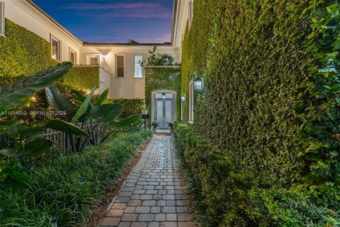 Casa en venta en Coral Gables, Florida, 5 dormitorios, 320.61 m2 № 2009749 - foto 3