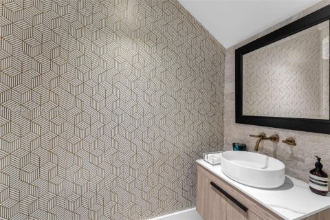 Casa en venta en Coral Gables, Florida, 5 dormitorios, 320.61 m2 № 2009749 - foto 29