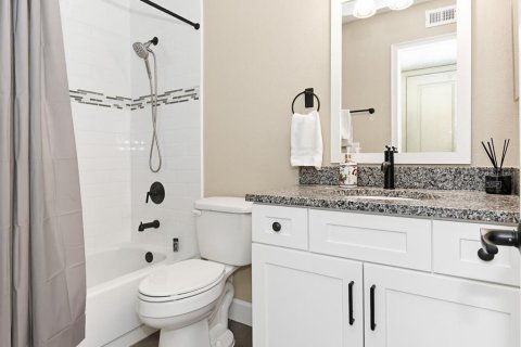 Condo in South Daytona, Florida, 2 bedrooms № 2103900 - photo 29