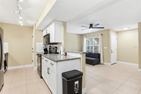 Condo in South Daytona, Florida, 2 bedrooms № 2103900 - photo 13